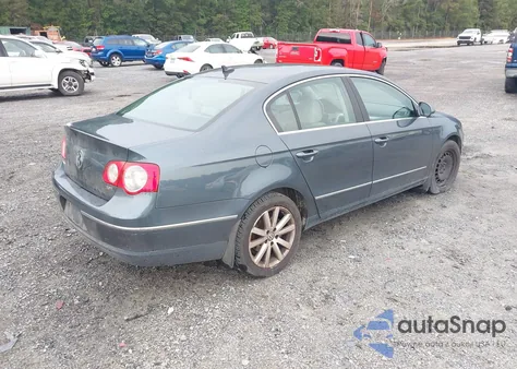 2010 Volkswagen Passat Komfort from USA, damaged, VIN WVWJK7AN3AP028224